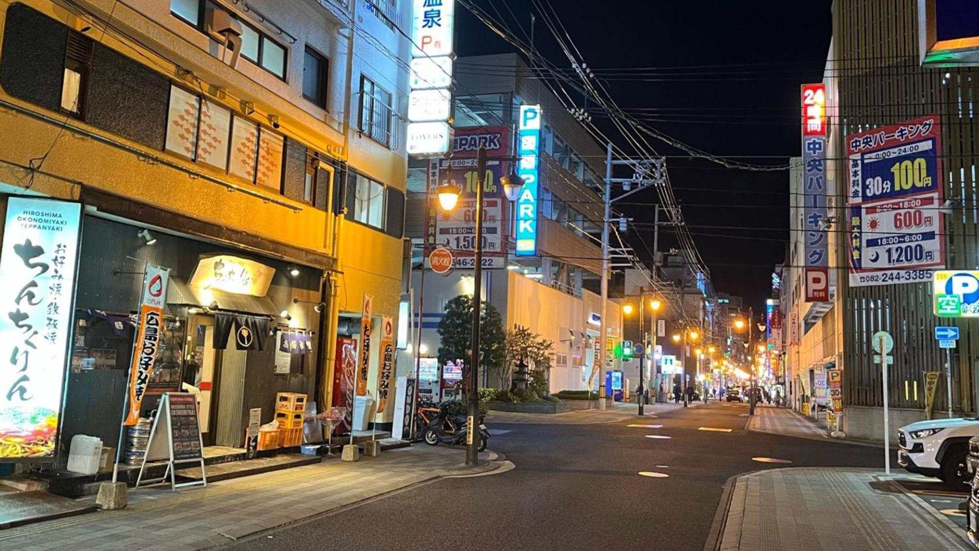 Toyoko Inn Hiroshima Heiwa-Odori Экстерьер фото