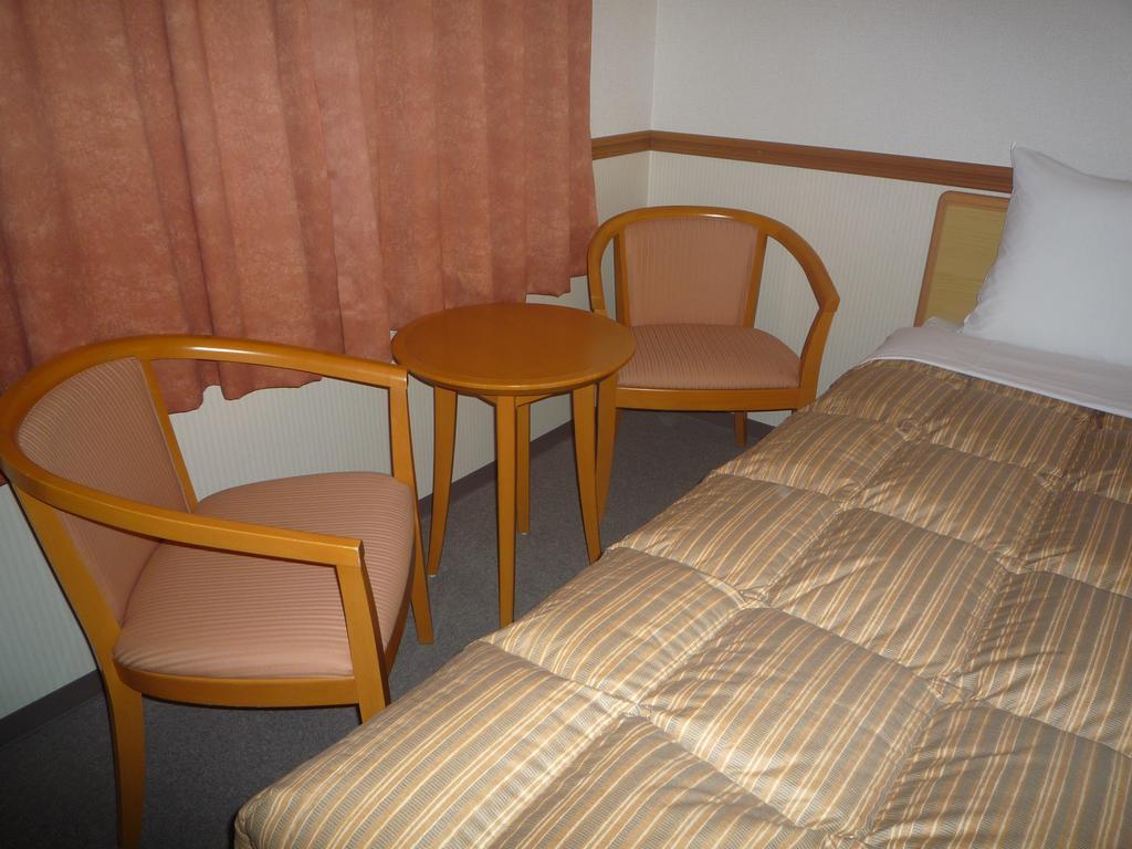 Toyoko Inn Hiroshima Heiwa-Odori Экстерьер фото